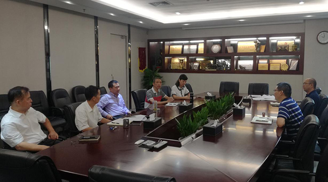 集团党总支召开理论学习中心组扩大聚会