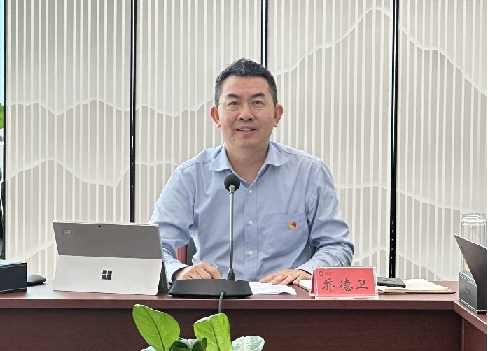 Galaxy银河国际集团党委理论学习中心组召开第七次集中学习钻研会